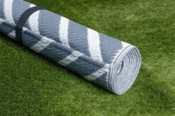 Leisurewize Prisma Outdoor Rug (Grey/White) - 120cm X 180cm (Medium)GW374 -Nature Camping Store gwrug3 image 4 of 4 1000x666